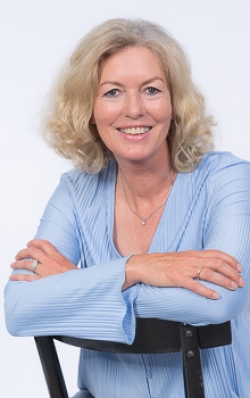Bednarski-sitzend-24-C-Ruth-Brenner-und-Guido-Kollmeier.jpg